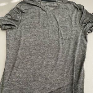 Lululemon metal vent tech v neck size large